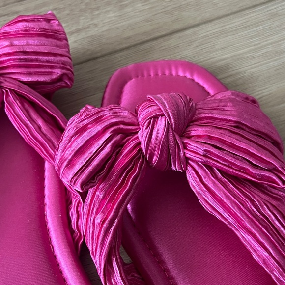 TOP Moda Women's Black and Pink Bow Sandals - Picture 3 of 5